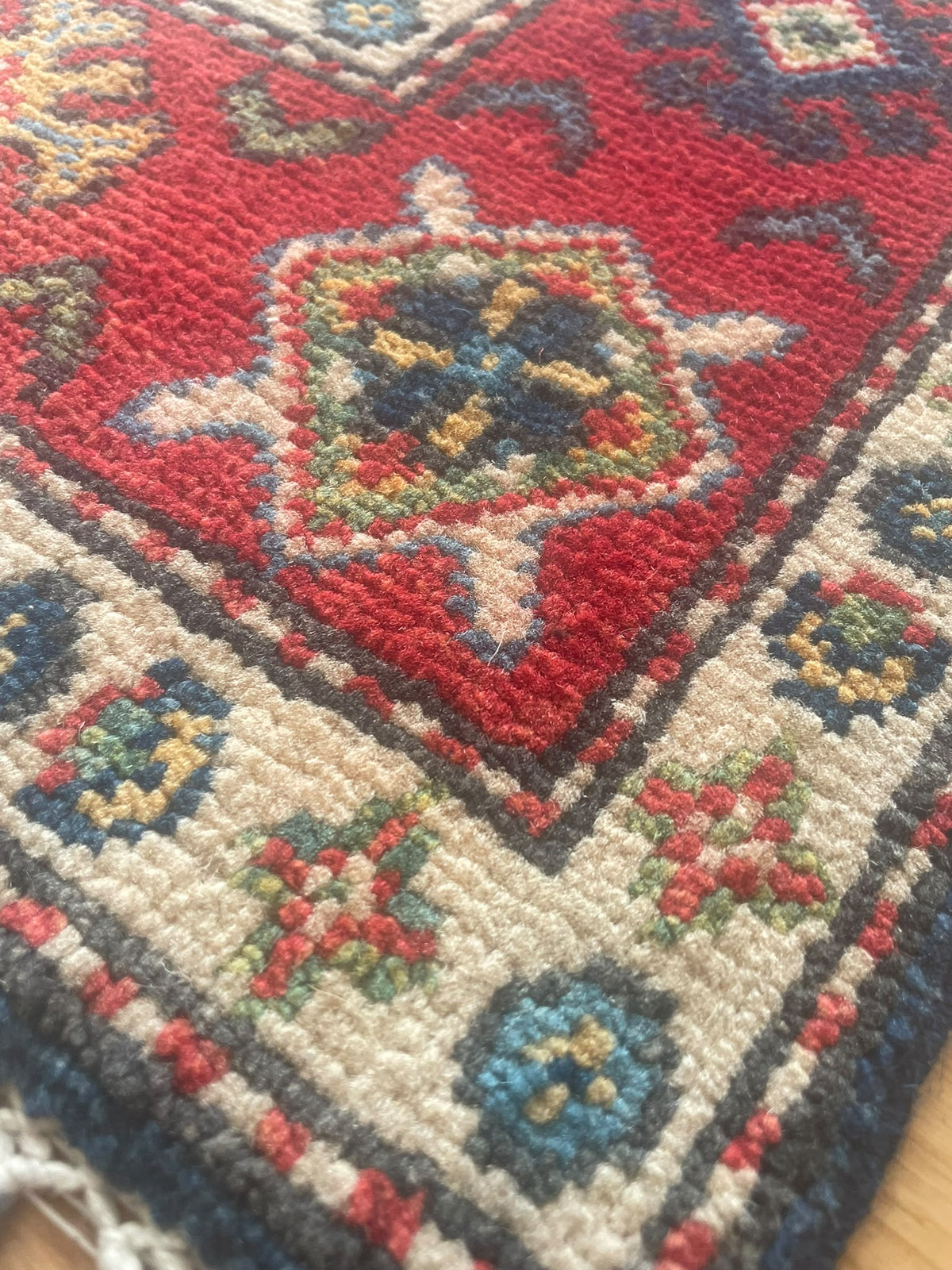 Medium Kazak Hand-Knotted Afghan Wool Rug 5529 180 x 121cm