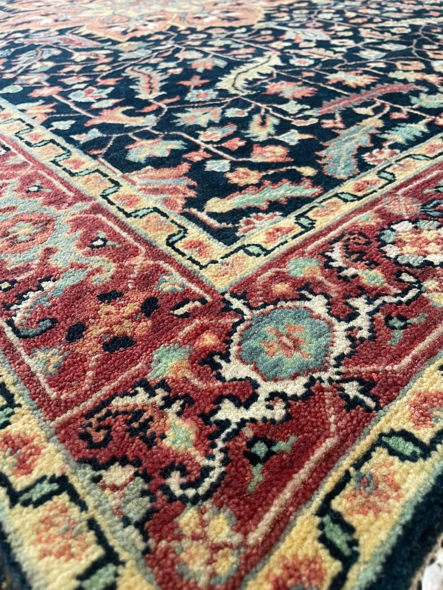 Traditional Hand-Knotted Indian Wool Rug 1685 182 x 126cm