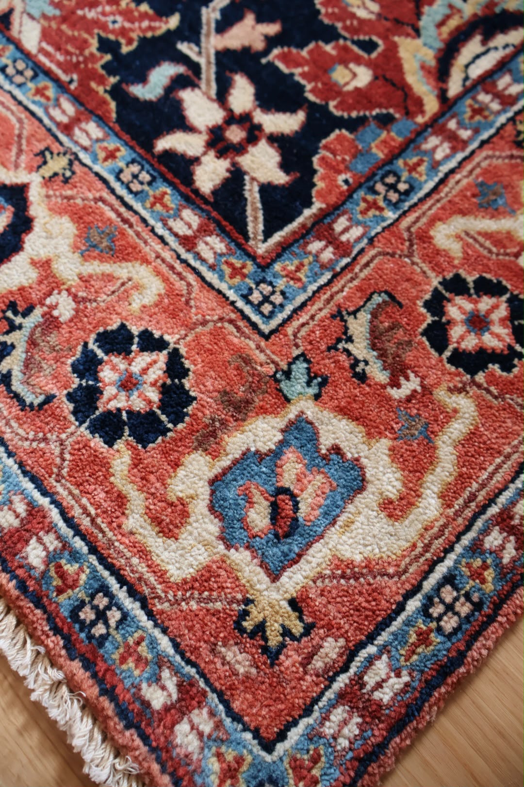 Traditional Hand-Knotted Indian Wool Rug 22 AA 178 x 124cm
