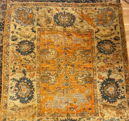 J31 Ushak Hand-Knotted Indian Wool Rug 56588 307 x 251cm
