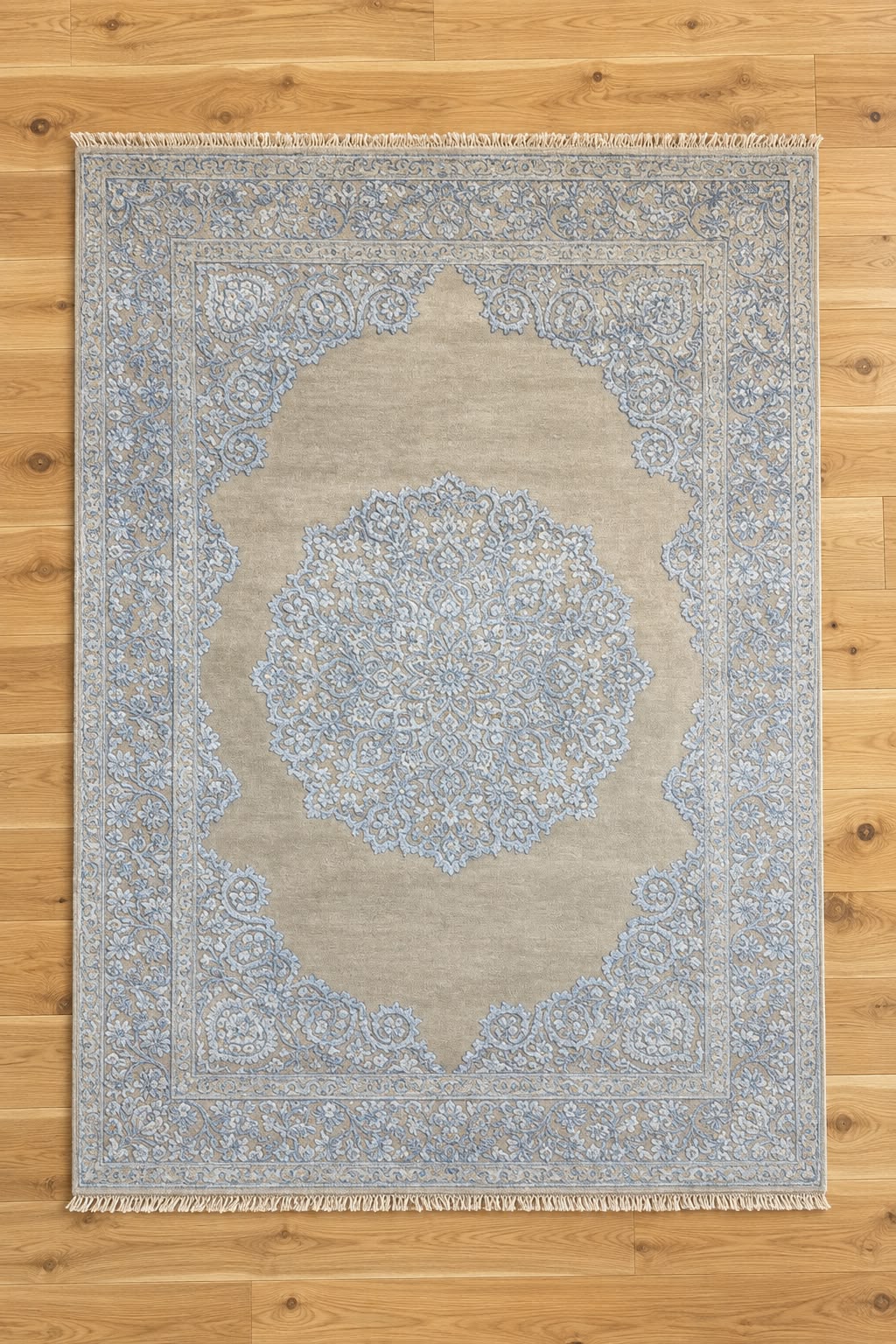 Traditional Design Hand-Knotted Indian Wool Rug 5 AA 240 x 170cm
